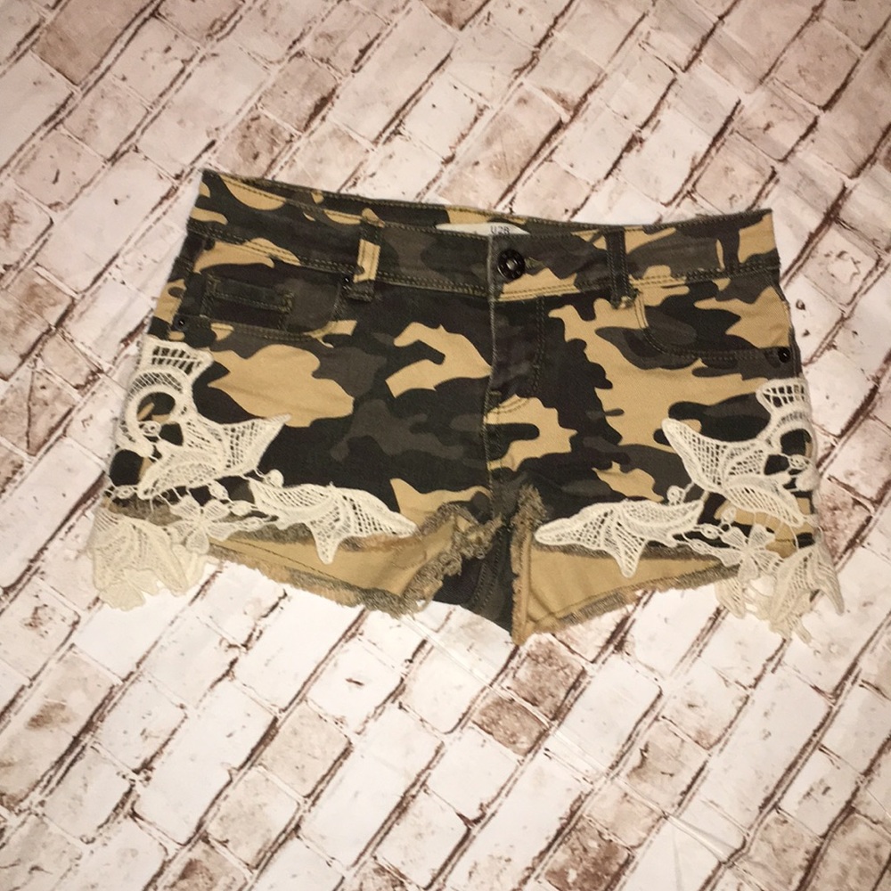Urban Basics shorts size 3 🔴